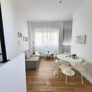 Bonito Piso A 300 M De Metro Garcia Noblejas Apartamento Madrid